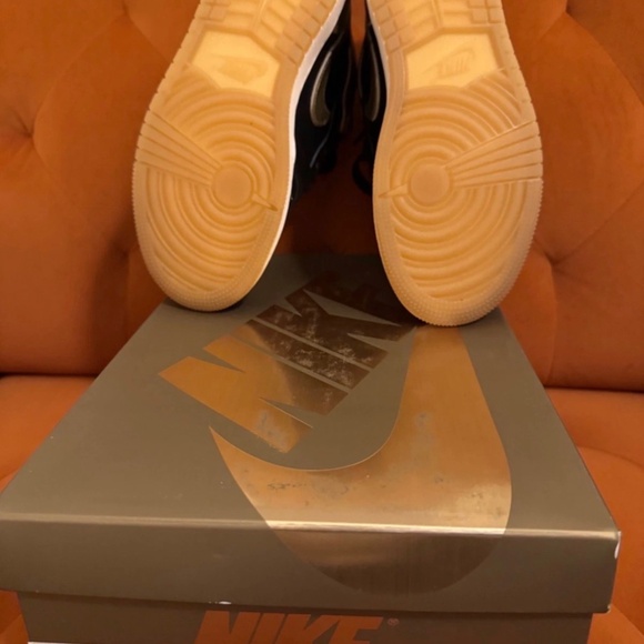 Air Jordan 1 Retro High OG GS - Picture 5 of 6